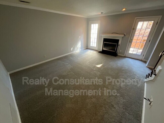 Building Photo - 2802 Park Pl