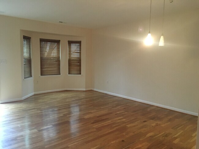 Foto del edificio - 4428 Rivermill Ct