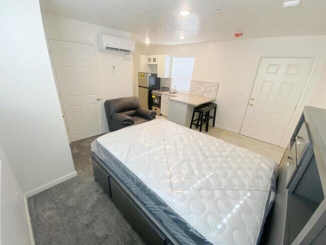 Foto del edificio - 1105 S State St