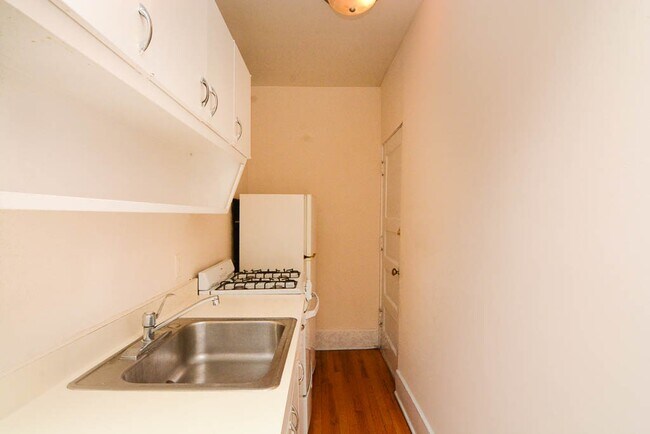 Foto del edificio - 718 W Cornelia Ave