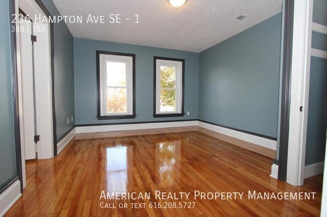Foto del edificio - 236 Hampton Ave SE