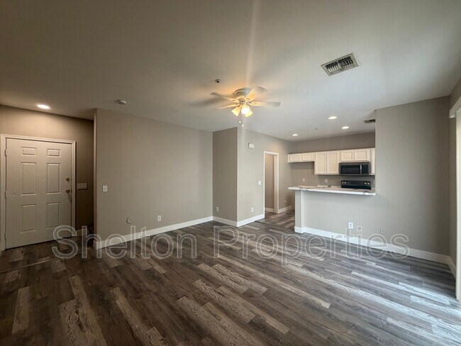 Foto del edificio - 15818 N 25th St