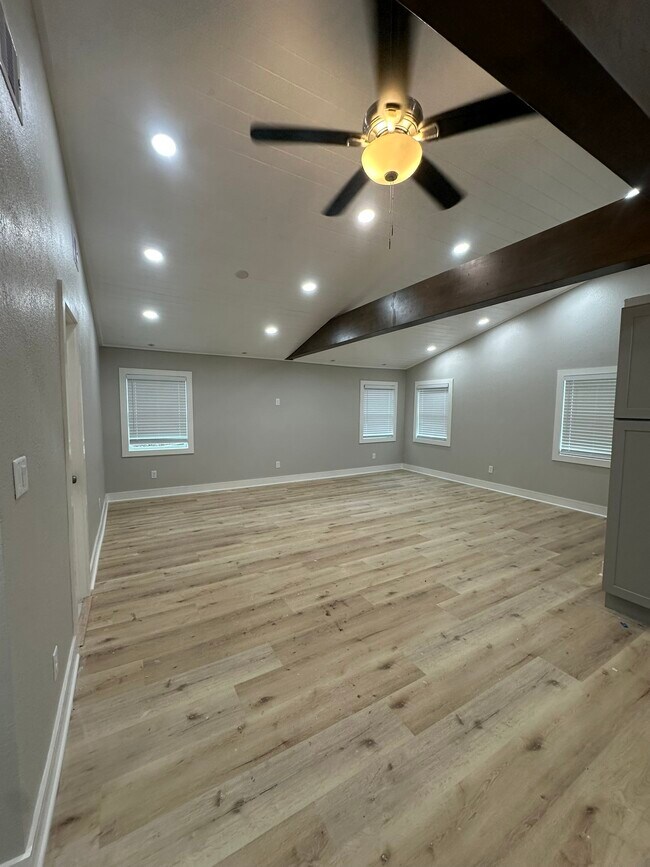 Building Photo - 8223 Wallis St