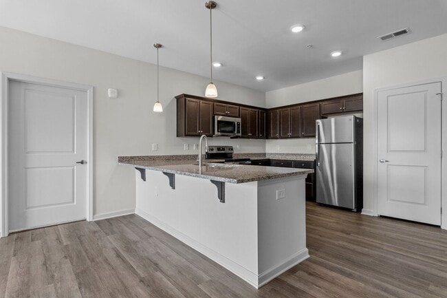Building Photo - The Groves at 421 *Move In Special*