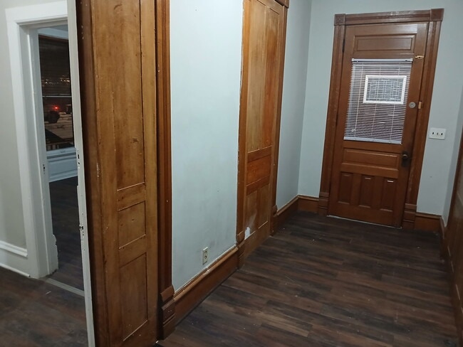 Foto del edificio - 510 S St Joseph St