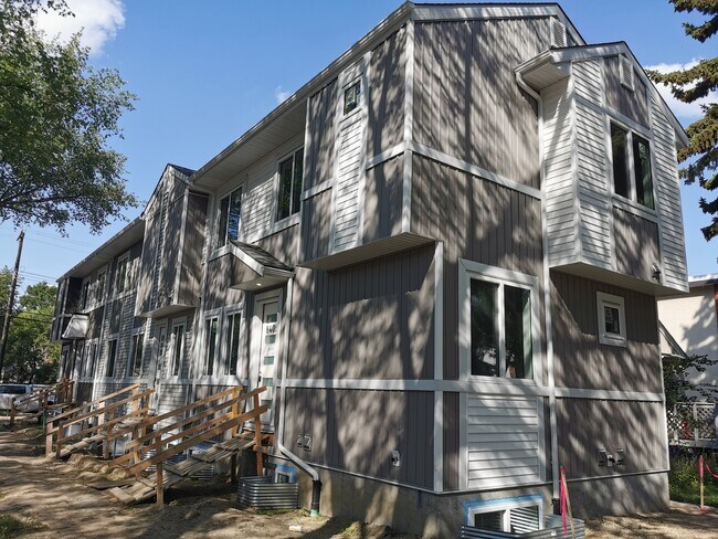 Photo du bâtiment - 8405-8108 108 St NW