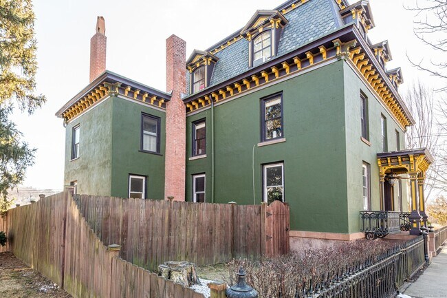 Foto del edificio - 37 E Pearl St