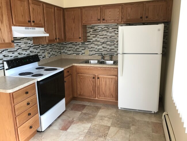 Building Photo - 3446 Brentway Dr