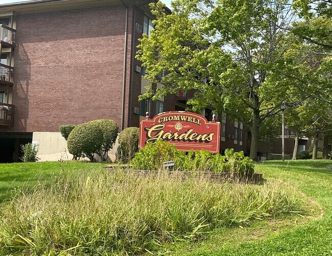 Building Photo - 2315 Cromwell Hills Dr