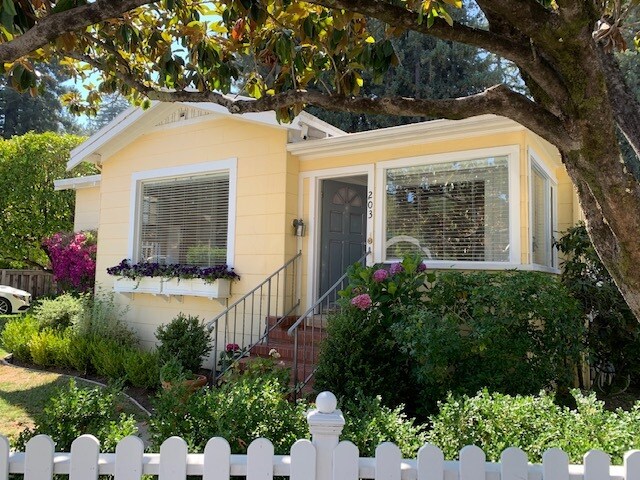 Primary Photo - 203 Monte Vista Ave