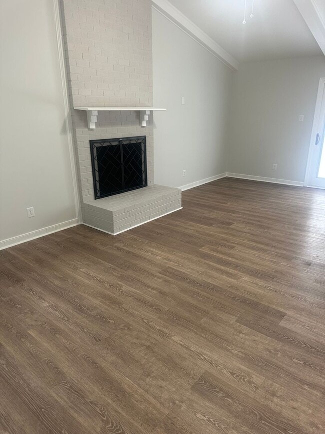 Building Photo - 912 Hartford Ln
