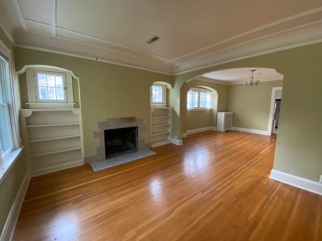 Fireplace and bookshelves - 1439 Summit Ave