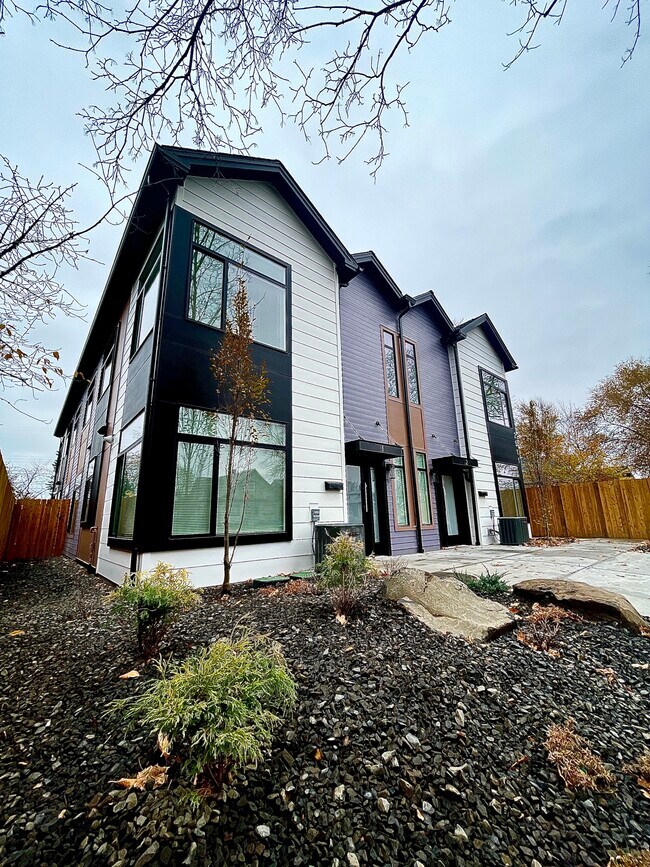 Exterior frontal - 2511 N Hamilton St