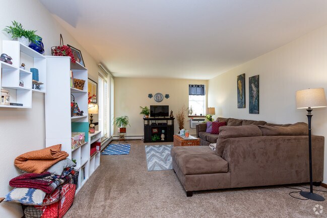 1HAB, 1BA - Lakeview Village