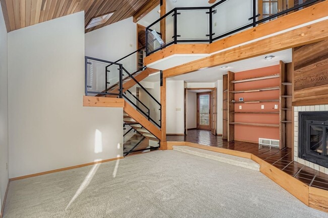 Building Photo - 1996 Hardscrabble Pl