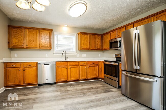 Foto del edificio - 1634 Beaconcrest Cir