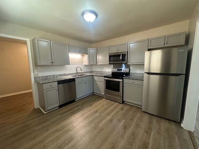 Building Photo - 1704 Gavin Dr