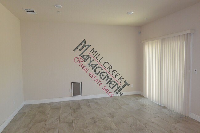 Building Photo - Stunning newer home in North West Visalia ...