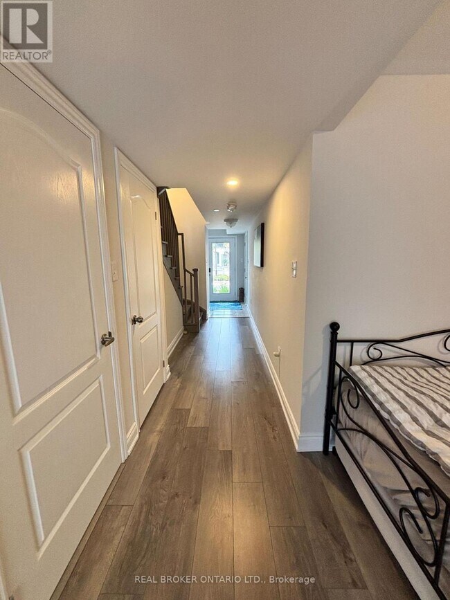 Building Photo - 113 Marina Village Dr