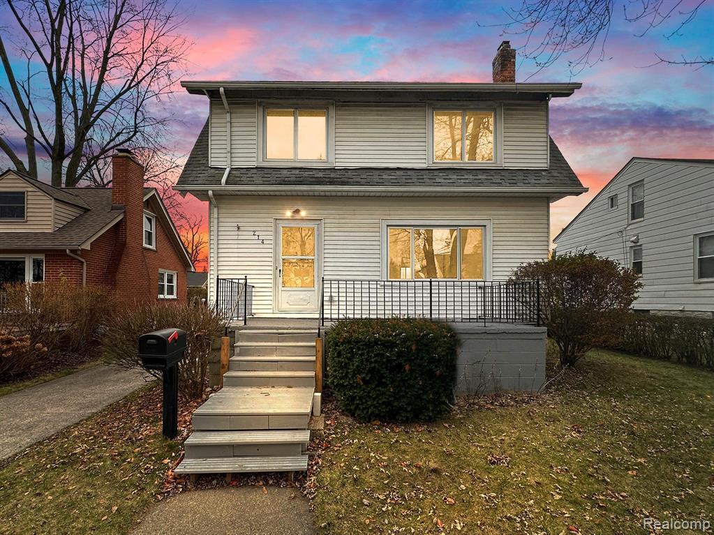 Primary Photo - 214 E Hazelhurst St