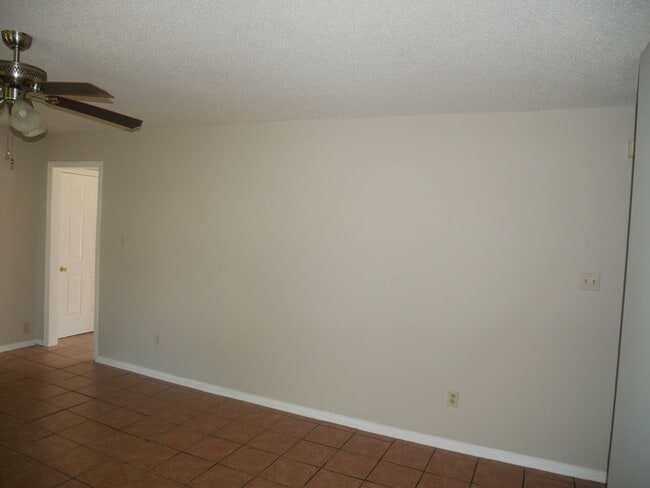 Building Photo - ****JUST REDUCED****3420 Castle Dr Horn La...