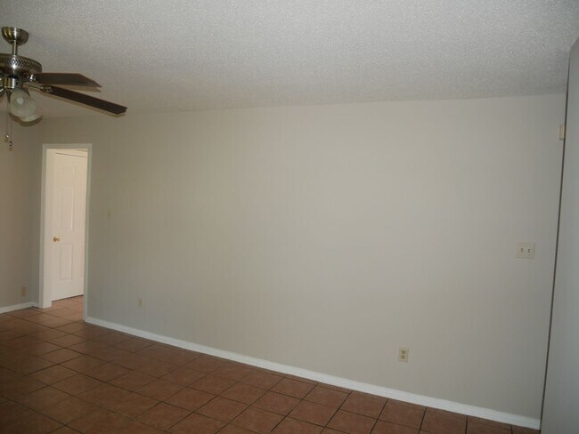 Foto del edificio - ****JUST REDUCED****3420 Castle Dr Horn La...