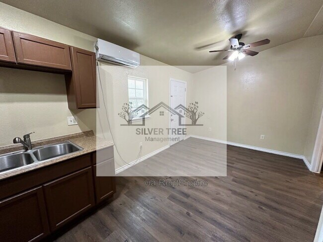Foto del edificio - 358 Brighton Oaks Dr