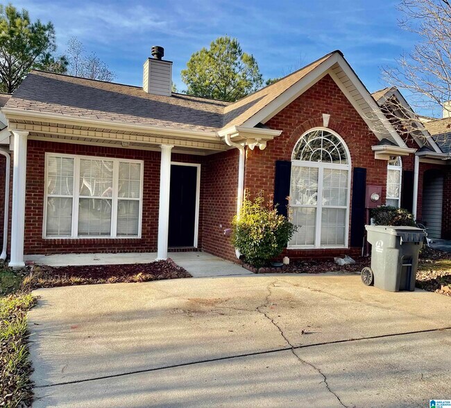 Foto del edificio - 183 Hayesbury Ct