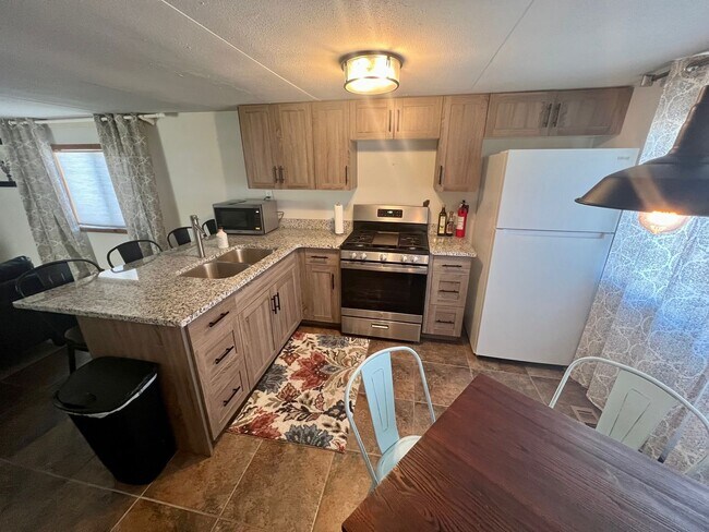 Building Photo - 2 Bedroom in Veyo