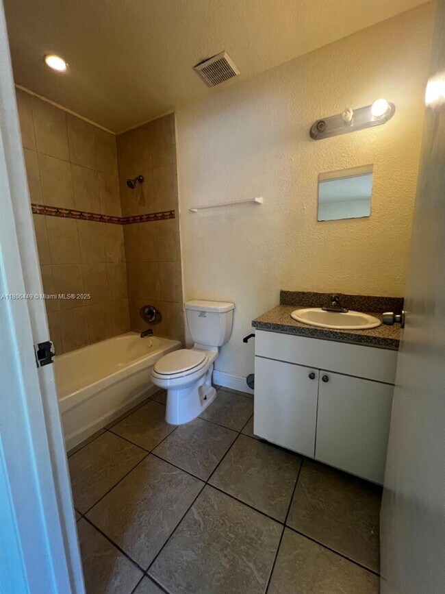 Foto del edificio - 3342 NW 9th Ave