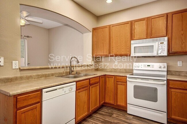 Foto del edificio - 6611 W Desert Hills Dr