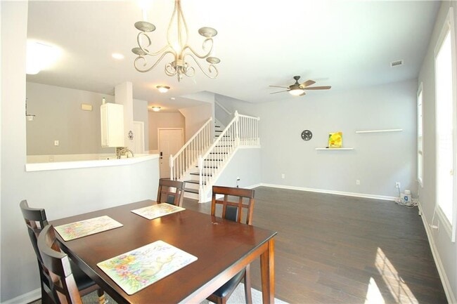 Foto del edificio - 1727 Tailmore Ln NW