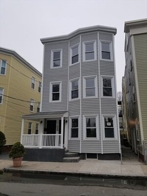 Building Photo - 3 Palermo St