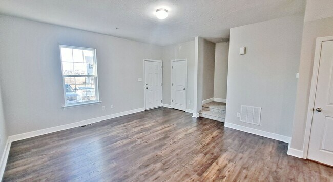 Foto del edificio - 3 Bed / 3-1/2 Bath Single Family Townhome