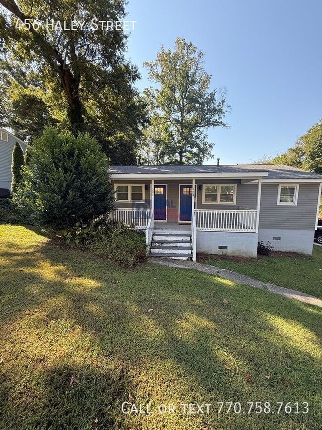 Building Photo - 456 SE Haley St