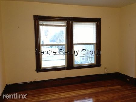 Building Photo - 2 br, 1 bath Apartment - 300 Main St