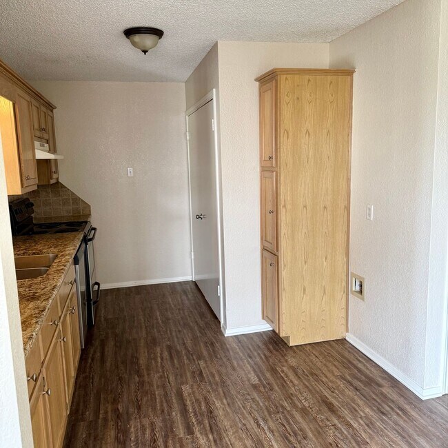 Foto del edificio - 2 bedroom Lorena ISD duplex