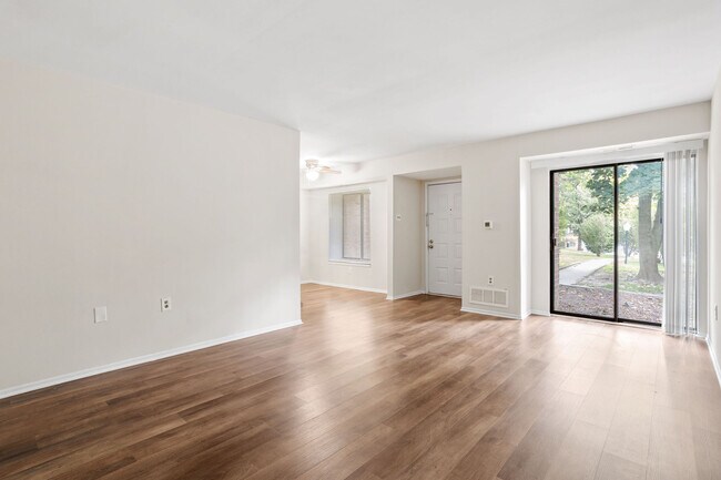Foto del edificio - 1404 Timber Creek Rd
