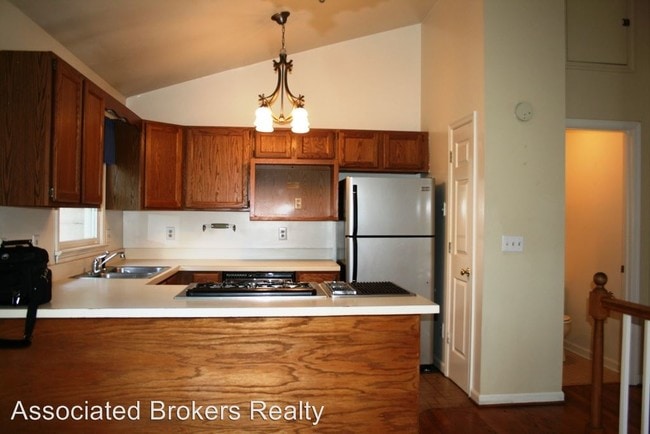 Foto del edificio - 500 Moseley Dr