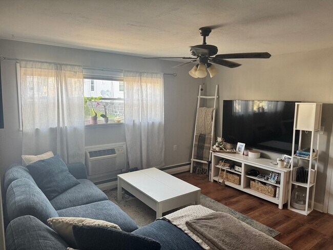 Foto del edificio - 701 Adams St