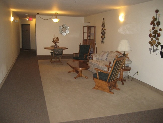 Interior Photo - Hemlock Court