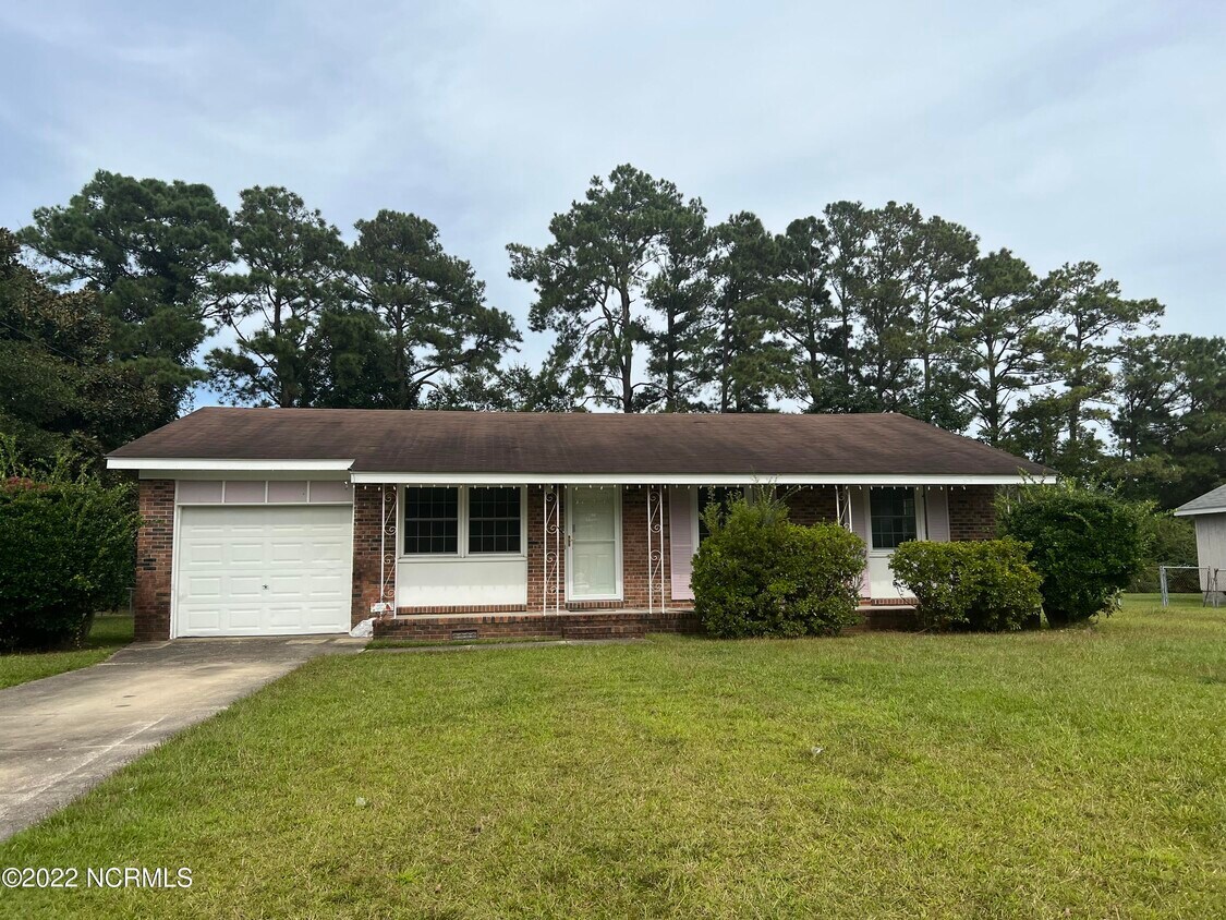 23 Yorkshire Dr, Jacksonville, NC 28546 House Rental in Jacksonville
