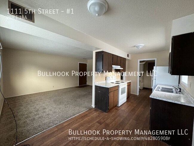 Building Photo - 2 bedroom 1 bath apartment