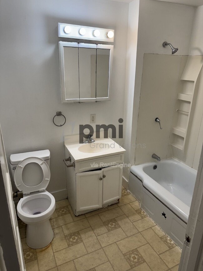 Foto del edificio - 2035 E William St