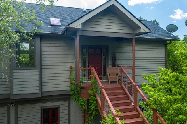 Building Photo - 348 Winding Ridge