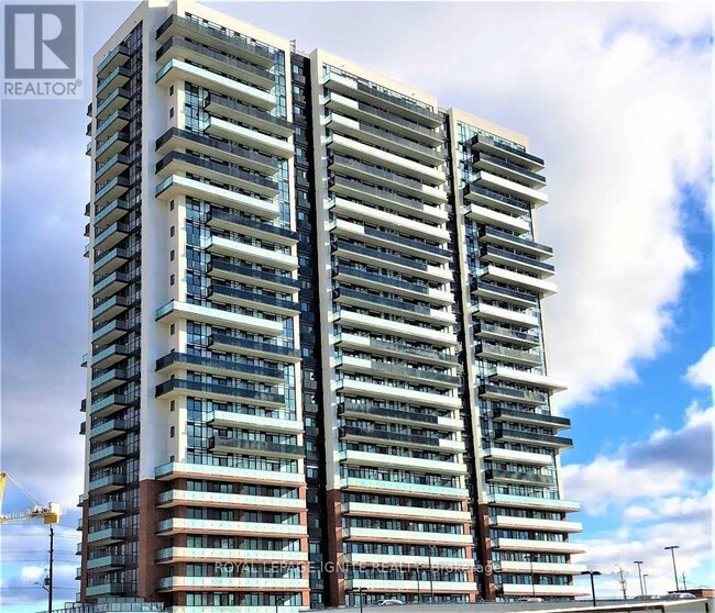 Photo du bâtiment - 2550-2550 Simcoe St N