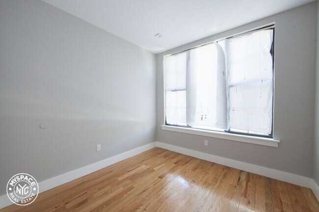 Building Photo - 155 Tompkins Ave