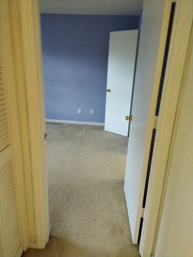 Building Photo - 6142 Westgate Dr