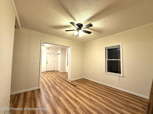 Foto del edificio - 146 S Everett Ave