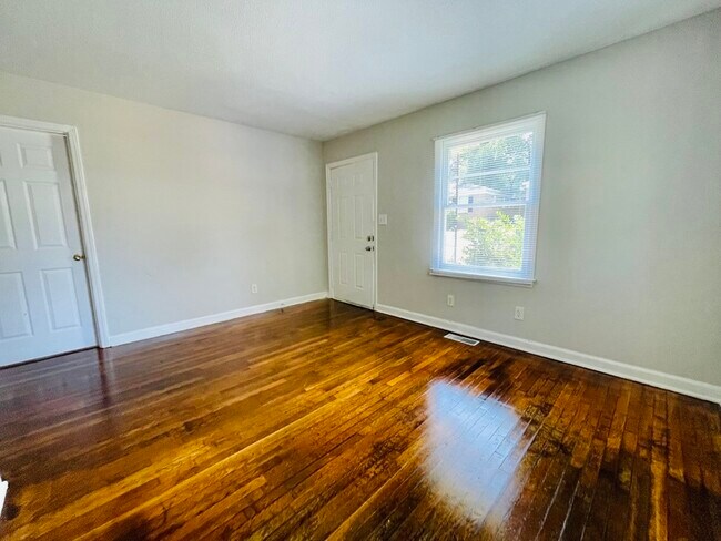 Building Photo - 4531 Wildwood Ave